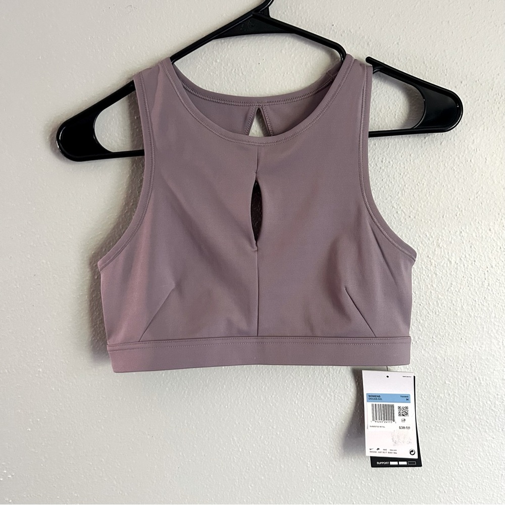 NWT Nike Medium Support Sports Bra with Keyhole Design